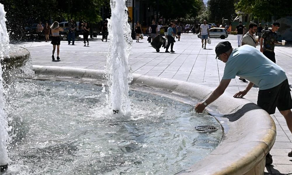 ΕΚΑΒ και νοσοκομεία σε ετοιμότητα λόγω του καύσωνα- Πως μπορούμε να προστατευτούμε από τη θερμοπληξία